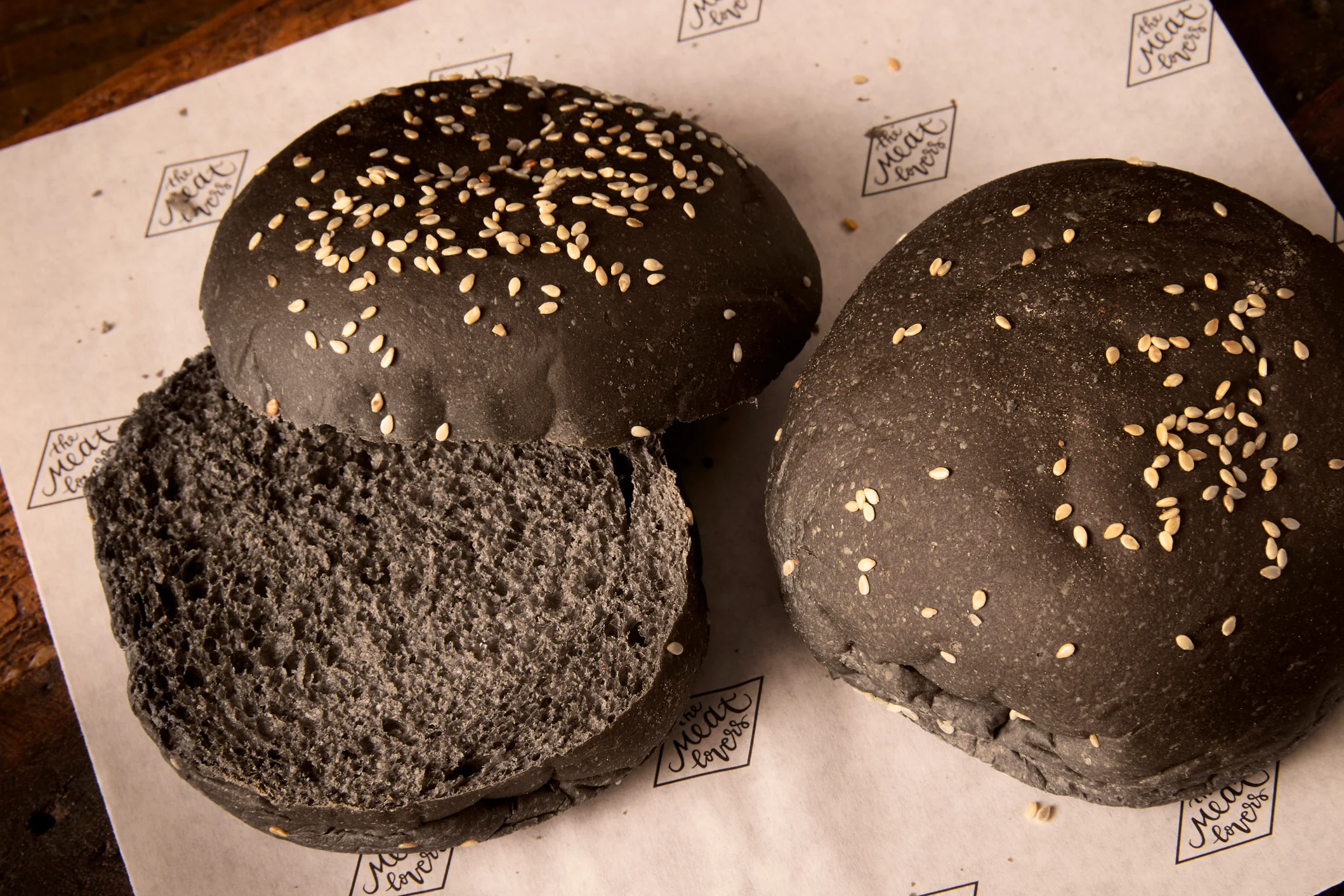 Traditionelle Brioche Buns Schwarz - Image 3